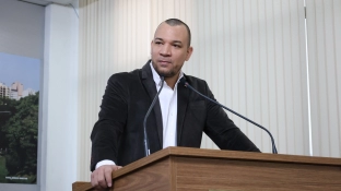 Dylan Dantas solicita informações sobre prazos e andamento das obras da nova rodoviária