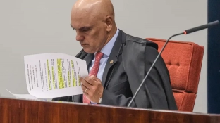 Moraes cobra ação do governo brasileiro para extradição de Zambelli