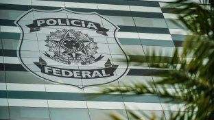 Em manifestação escrita, Flávio Bolsonaro nega ter caluniado Lula