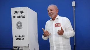 Lula vota e enaltece mobilização popular: "nunca vi nada igual"