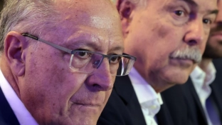 Governo prepara plano para socorrer setores afetados por tarifaço