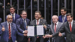 Congresso promulga emenda do fim da 6x1; escala 5x2 começa em 60 dias
