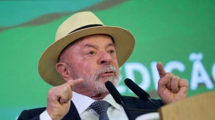 Atitude irresponsável, diz Lula após revogação de visto de embaixadora