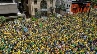 Campanha de Flávio Bolsonaro realiza manifestação na Paulista