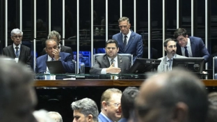 Dosimetria: Alcolumbre promulga lei que beneficia condenados pelo 8/1