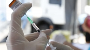 Sarampo: infectologista alerta sobre vacinação em viagens para a Copa