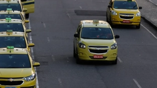 CMN regulamenta nova linha para motoristas de aplicativos e taxistas