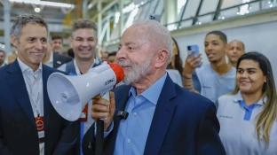 Lula assina medida que altera regras para vales-alimentação e refeição