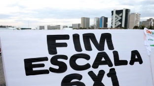 Vereadores fazem “protocolaço” de projetos pelo fim da escala 6x1