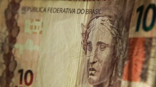 Governo de SP aplica multa recorde de R$ 1 bilhão contra Fast Shop