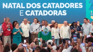 Catadores devem ser aplaudidos como agentes ambientais, diz Boulos