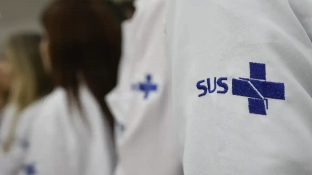 Março Azul: exames para rastrear câncer de intestino triplicam no SUS