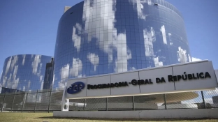 PGR deve se manifestar sobre supostas conversas entre Vorcaro e Moraes
