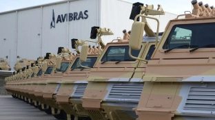 Presidente defende investimento nas Forças Armadas