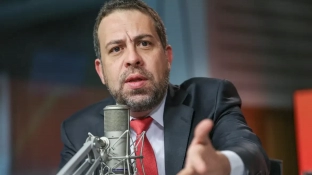 “Negociamos com os caminhoneiros”, diz Boulos sobre greve da categoria