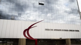 OAB pede que STF autorize comunicação entre Flávio e Jair Bolsonaro