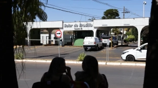 Bolsonaro tem 24h para explicar fala de Eduardo sobre acesso a vídeo