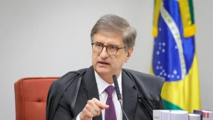 PGR não vê abuso de André Mendonça em investigação contra Moraes