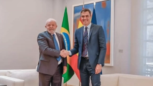 Lula conversa com Pedro Sánchez e confirma viagem à Espanha