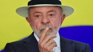 Detenção de ativista brasileiro em Israel é injustificável, diz Lula