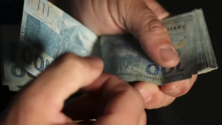 Salário médio do trabalhador amplia recorde e chega a R$ 3.722