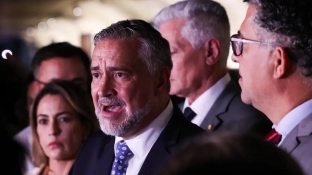 Base do governo pede indiciamento de Bolsonaro na CPMI do INSS