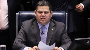 Governo pede a Alcolumbre que instale comissão sobre MP das Blusinhas