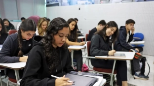 Conheça as regras para a prova de redação do Enem 2025 no domingo