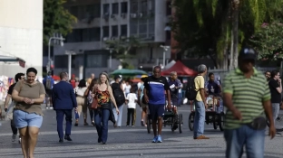 Crescimento populacional caiu para 0,37% em 2026, estima IBGE