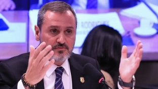 Polícia Federal retira credenciais de agente de imigração dos EUA