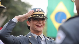 Coronel Glauce toma posse como primeira mulher no comando da Polícia Militar de SP