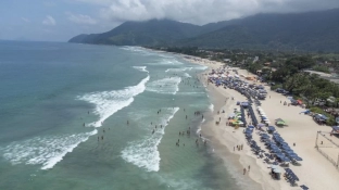 Cetesb atualiza bandeiras que mostram se as praias são próprias para banho no litoral paulista