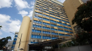 Automedicação pode piorar síndromes gripais; idosos estão mais vulneráveis, alerta médica de SP