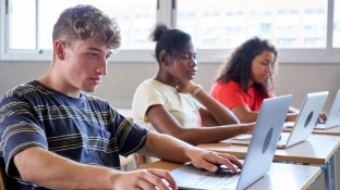 Últimos dias para se inscrever em quase 3 mil vagas de cursos online gratuitos em todo o estado de SP