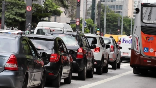 Licenciamento de veículos pode ser feito pelos canais digitais do Poupatempo; saiba como realizar o serviço