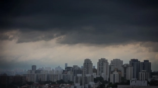 Previsão do tempo para domingo (09), em SP: pancadas de chuva moderadas a fortes