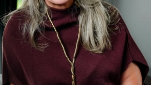 Lilian Bertin lança livro em Sorocaba e propõe nova visão sobre protagonismo e reinvenção na maturidade