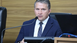 Lei publicada amplia controle municipal sobre intervenções em postes