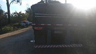 GCM localiza carreta roubada e carregada com fertilizantes no bairro Genebra