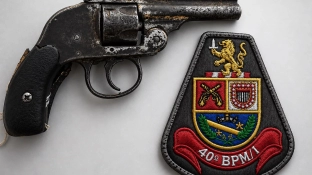 Arma de fogo irregular é apreendida pela PM durante Operação Grande Envergadura em Votorantim (SP)