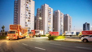 Caravana de Natal Coca-Cola ilumina 19 cidades da região de Sorocaba a partir de 28 de novembro