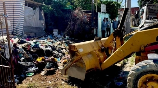 Prefeitura remove mais de 7 toneladas de inservíveis no Vitória Régia