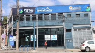 Casa do Trabalhador oferece 105 vagas de emprego na sexta-feira (13)