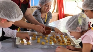 Oficina gratuita de culinária ensina receita de broa de milho na Biblioteca Infantil de Sorocaba na próxima quarta-feira (20)