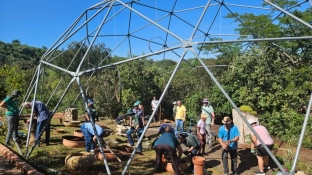 Clube de Jardinagem se dedica ao preparo do futuro jardim de plantas suculentas do Botânico de Sorocaba