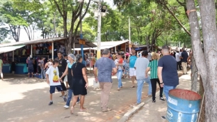 Espaço dos Barganheiros terá show de música sertaneja e unidade do “Médico na Praça” neste domingo (21)