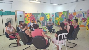 Cras Ana Paula Eleutério orienta população a respeito do programa Bolsa Família