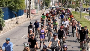 Ciclistas participam da última edição de 2025 do Pedala Sorocaba neste domingo (7)
