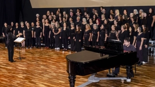 Coral Fundec apresenta concerto ‘Uma Noite de Músicas Brasileiras’ na próxima segunda-feira (24)