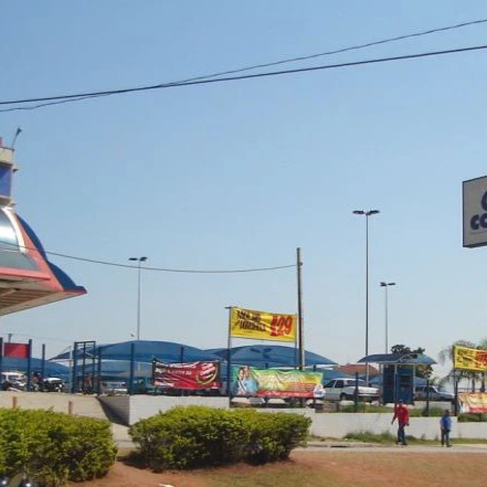 Tiro acidental fere segurança de carro forte e causa correria dentro da Coop Itavuvu